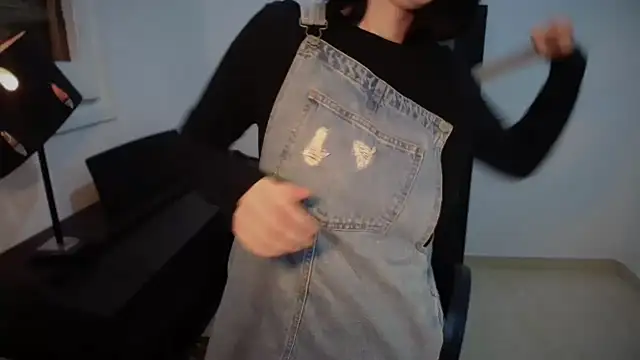 Snapshot of Windy_butterfly chatting on October 2025 06:40:01 PM Windy butterfly online show from October 2025 06:40:01 PM