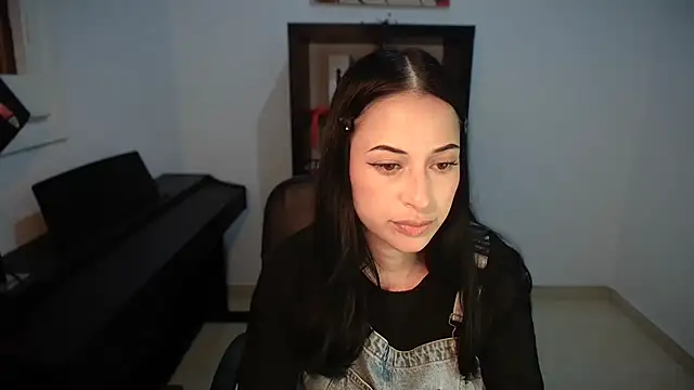 Snapshot of Windy_butterfly chatting on October 2025 06:19:02 PM Windy butterfly online show from October 2025 06:19:02 PM