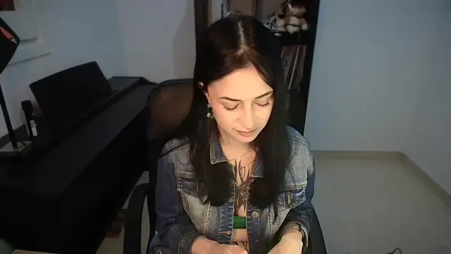 Snapshot of Windy_butterfly chatting on October 2025 05:35:02 PM Windy butterfly online show from October 2025 05:35:02 PM