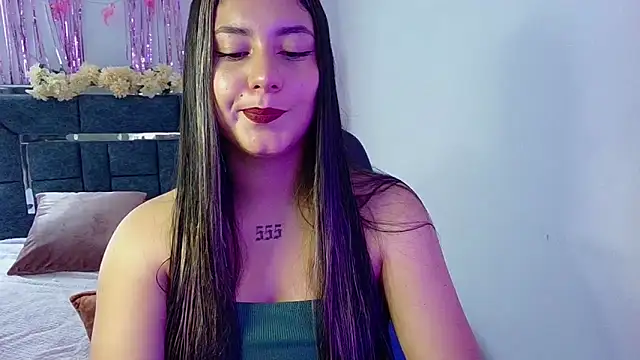 Lia 14  online show from October 2025 06:32:02 PM