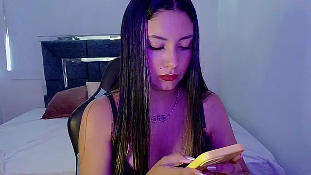 Lia 14  online show from January 2026 06:33:02 PM