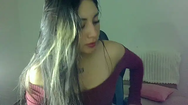 Lia 14  online show from May 2026 01:00:02 AM