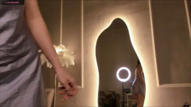 Snapshot of Eli_Llie chatting on February 2025 01:30:02 PM Eli Llie online show from February 2025 01:30:02 PM