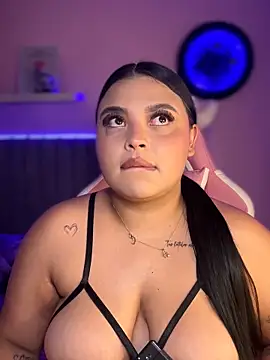 Snapshot of Emily_cooper20 chatting on April 2026 01:42:02 AM Emily cooper20 online show from April 2026 01:42:02 AM