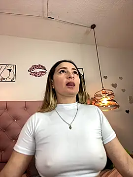 antonella87 online show from October 2025 06:51:01 PM