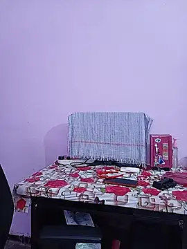 Snapshot of reemacouple007 chatting on June 2026 07:02:01 AM reemacouple007 online show from June 2026 07:02:01 AM