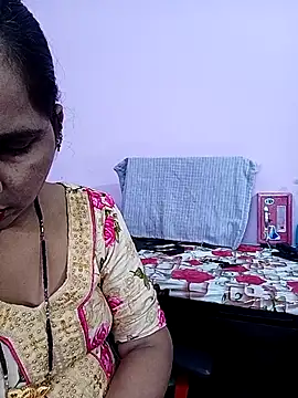 Snapshot of reemacouple007 chatting on July 2026 06:14:02 PM reemacouple007 online show from July 2026 06:14:02 PM