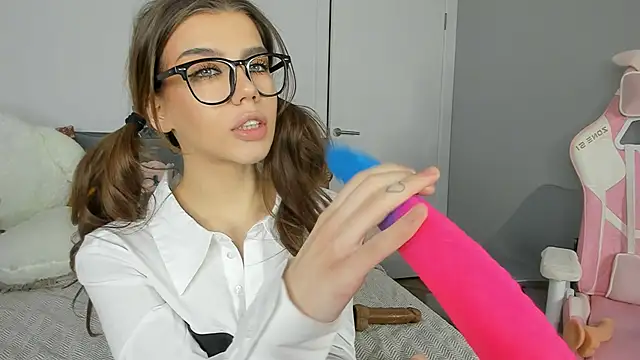 Snapshot of dolly_ll chatting on January 2025 07:24:01 PM dolly ll online show from January 2025 07:24:01 PM