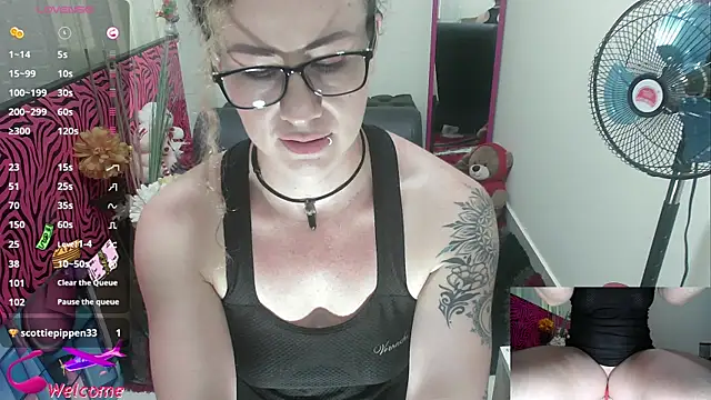 Snapshot of ViickySexy chatting on October 2025 07:56:02 PM ViickySexy online show from October 2025 07:56:02 PM