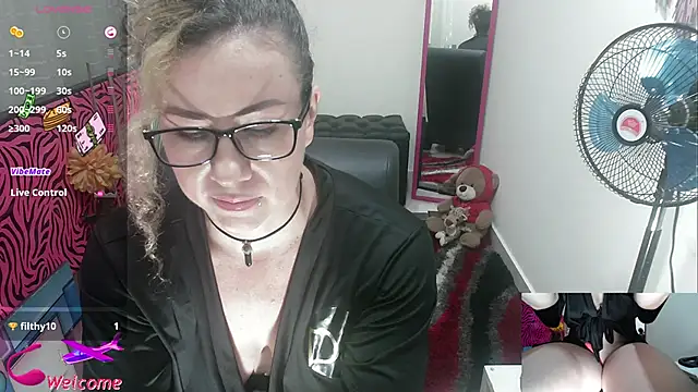 Snapshot of ViickySexy chatting on November 2025 07:48:02 PM ViickySexy online show from November 2025 07:48:02 PM