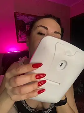 Roxana Bell online show from February 2025 07:14:01 PM