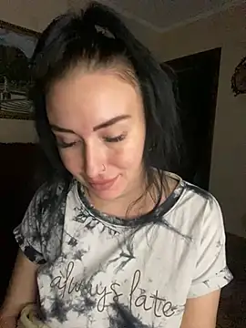 Roxana Bell online show from June 2026 06:35:02 PM