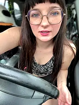 urpuppymoon online show from January 2026 07:49:02 PM