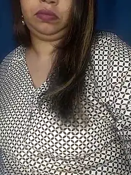 Snapshot of Ravina_patil1 chatting on February 2025 05:33:01 PM Ravina patil1 online show from February 2025 05:33:01 PM