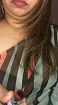 Snapshot of Ravina_patil1 chatting on February 2025 07:23:01 PM Ravina patil1 online show from February 2025 07:23:01 PM