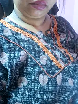 Snapshot of Ravina_patil1 chatting on September 2025 08:41:01 PM Ravina patil1 online show from September 2025 08:41:01 PM