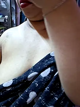 Snapshot of Ravina_patil1 chatting on October 2025 06:20:02 AM Ravina patil1 online show from October 2025 06:20:02 AM