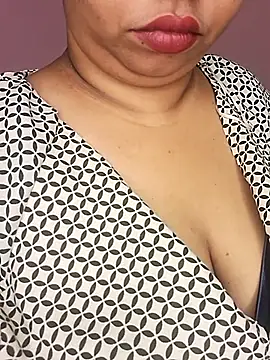 Snapshot of Ravina_patil1 chatting on March 2026 08:09:01 AM Ravina patil1 online show from March 2026 08:09:01 AM