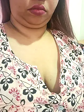 Snapshot of Ravina_patil1 chatting on April 2026 08:04:01 AM Ravina patil1 online show from April 2026 08:04:01 AM