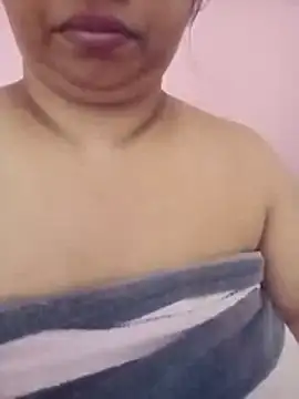 Snapshot of Ravina_patil1 chatting on April 2026 07:24:02 AM Ravina patil1 online show from April 2026 07:24:02 AM