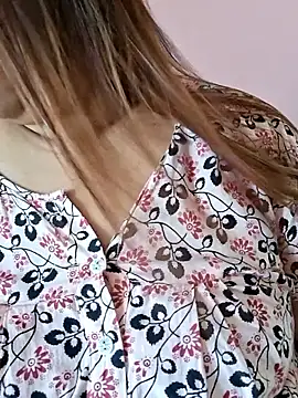 Snapshot of Ravina_patil1 chatting on April 2026 07:12:01 AM Ravina patil1 online show from April 2026 07:12:01 AM