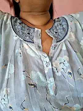 Snapshot of Ravina_patil1 chatting on April 2026 05:32:02 AM Ravina patil1 online show from April 2026 05:32:02 AM