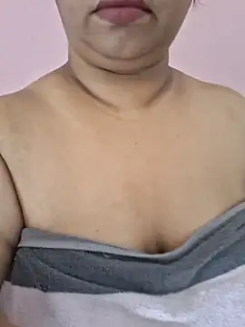 Snapshot of Ravina_patil1 chatting on April 2026 04:46:02 AM Ravina patil1 online show from April 2026 04:46:02 AM