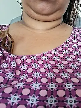 Snapshot of Ravina_patil1 chatting on May 2026 05:35:01 AM Ravina patil1 online show from May 2026 05:35:01 AM