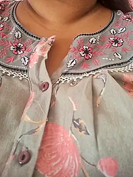 Snapshot of Ravina_patil1 chatting on May 2026 05:15:02 AM Ravina patil1 online show from May 2026 05:15:02 AM