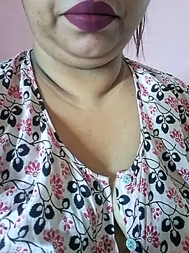 Snapshot of Ravina_patil1 chatting on May 2026 04:50:01 AM Ravina patil1 online show from May 2026 04:50:01 AM