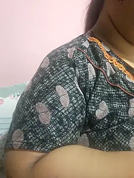 Snapshot of Ravina_patil1 chatting on May 2026 02:13:01 PM Ravina patil1 online show from May 2026 02:13:01 PM
