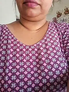 Snapshot of Ravina_patil1 chatting on June 2026 07:12:01 AM Ravina patil1 online show from June 2026 07:12:01 AM