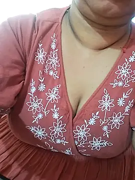 Snapshot of Ravina_patil1 chatting on June 2026 05:56:02 AM Ravina patil1 online show from June 2026 05:56:02 AM