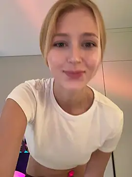 LunaRase online show from March 2026 09:53:01 AM