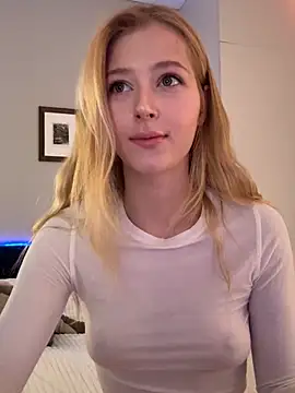 LunaRase online show from April 2026 04:50:02 AM