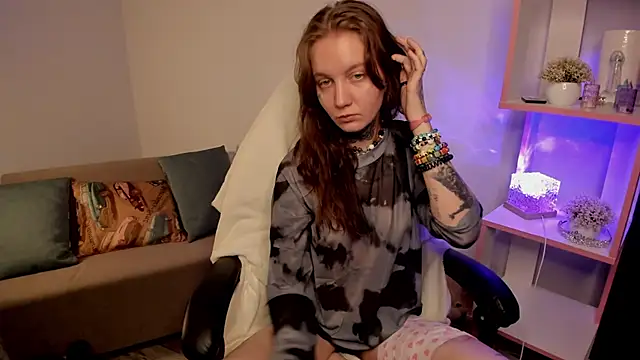 Mary Xextra online show from September 2025 12:03:01 AM