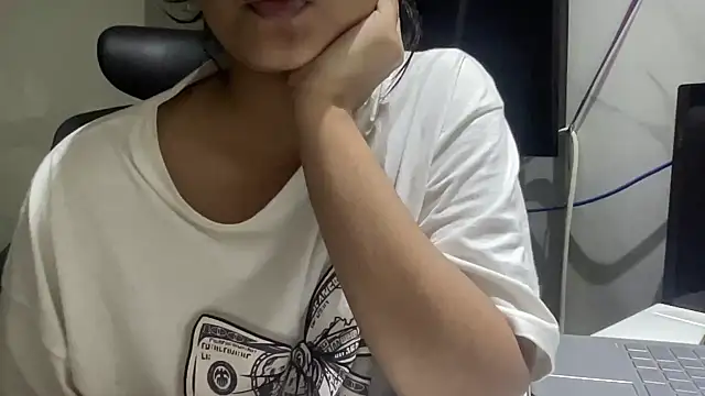 Snapshot of Indian_Diya08 chatting on December 2024 06:03:02 PM Indian Diya08 online show from December 2024 06:03:02 PM