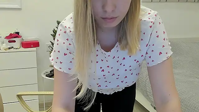 Snapshot of Mia_shy1 chatting on December 2024 02:10:01 PM Mia shy1 online show from December 2024 02:10:01 PM