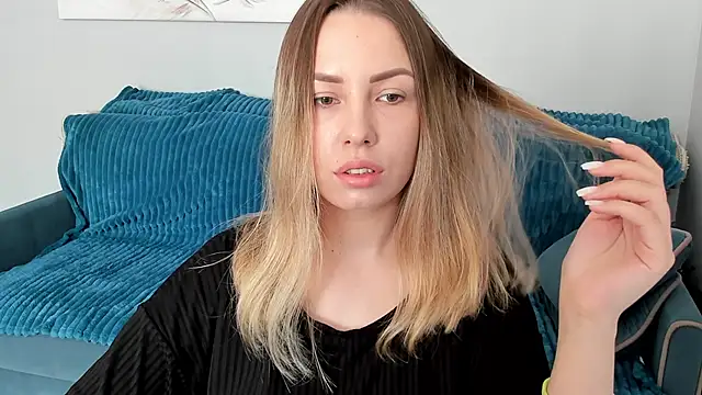 Snapshot of Mia_shy1 chatting on January 2025 07:28:01 AM Mia shy1 online show from January 2025 07:28:01 AM