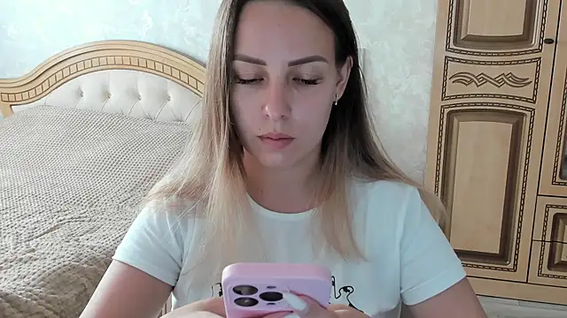 Snapshot of Mia_shy1 chatting on November 2025 07:43:02 AM Mia shy1 online show from November 2025 07:43:02 AM