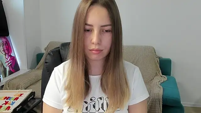 Snapshot of Mia_shy1 chatting on December 2025 06:39:02 AM Mia shy1 online show from December 2025 06:39:02 AM