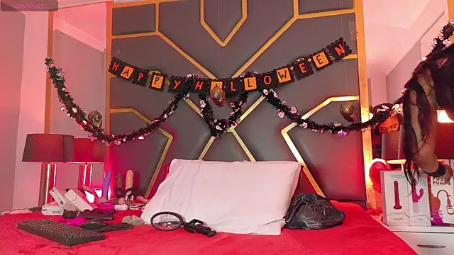 Scarlettt Ass online show from October 2025 12:50:01 PM