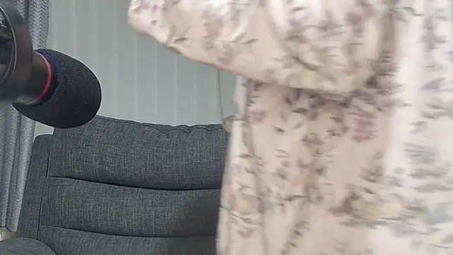 Snapshot of SquirtingIrishShannon chatting on January 2025 12:50:02 AM SquirtingIrishShannon online show from January 2025 12:50:02 AM