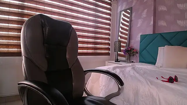 Snapshot of Moony_14 chatting on March 2025 08:14:02 PM Moony 14 online show from March 2025 08:14:02 PM