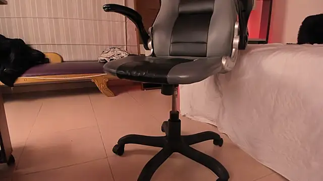 Snapshot of Moony_14 chatting on December 2025 02:12:02 PM Moony 14 online show from December 2025 02:12:02 PM