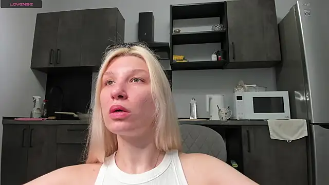 Snapshot of Linaa_Land chatting on July 2026 06:39:02 PM Linaa Land online show from July 2026 06:39:02 PM