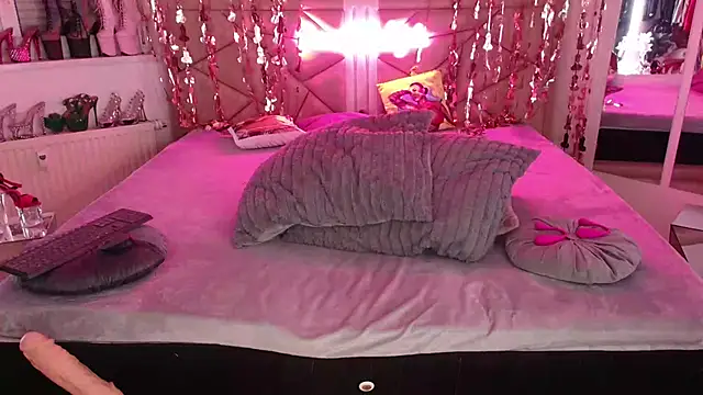 Snapshot of bonnievonclyde chatting on February 2025 07:16:01 PM bonnievonclyde online show from February 2025 07:16:01 PM