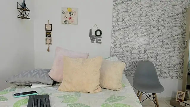 Snapshot of Canhela1 chatting on March 2026 02:45:02 PM Canhela1 online show from March 2026 02:45:02 PM