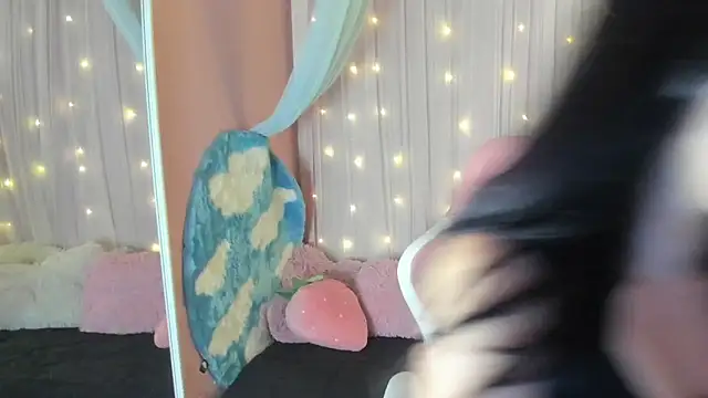 Aliiz 01 online show from December 2024 06:17:01 PM