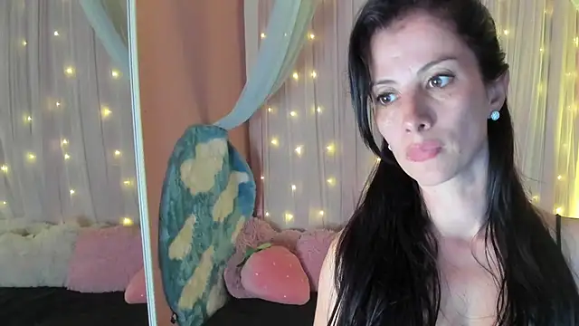 Aliiz 01 online show from December 2024 11:24:01 PM